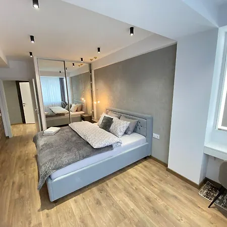 Spacious Modern Ultracentral Apartment