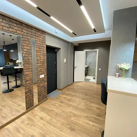 Spacious Modern Ultracentral