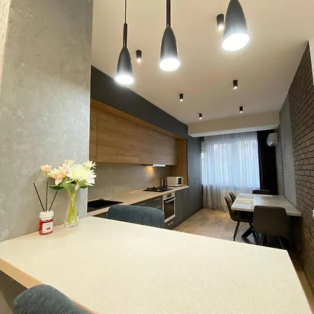 Spacious Modern Ultracentral *